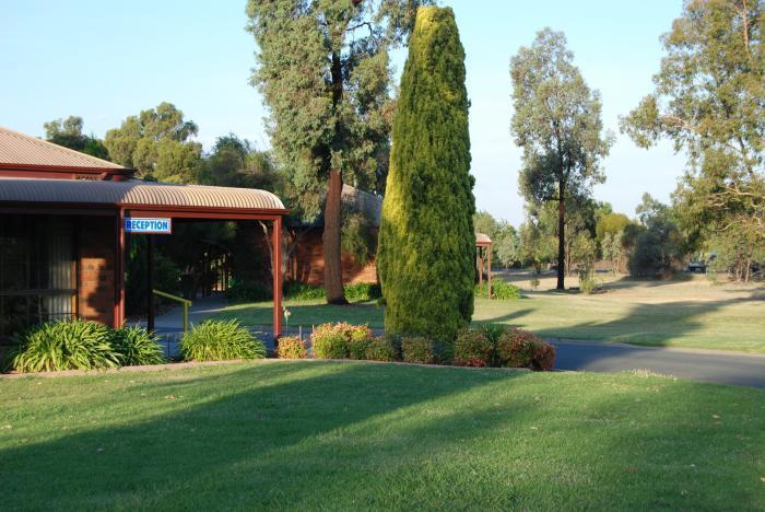 Sportslander Motor Inn Moama Kültér fotó