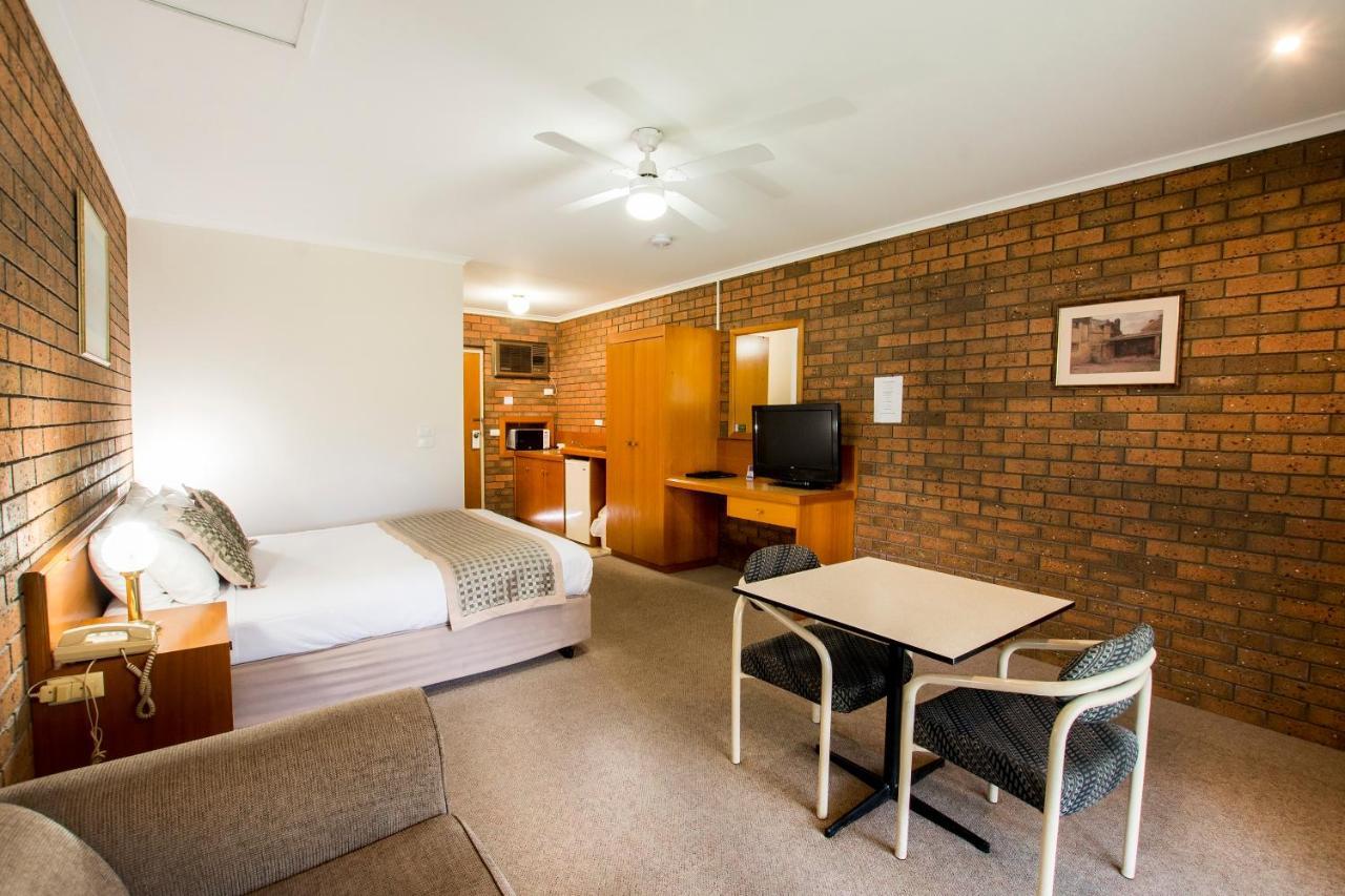 Sportslander Motor Inn Moama Kültér fotó