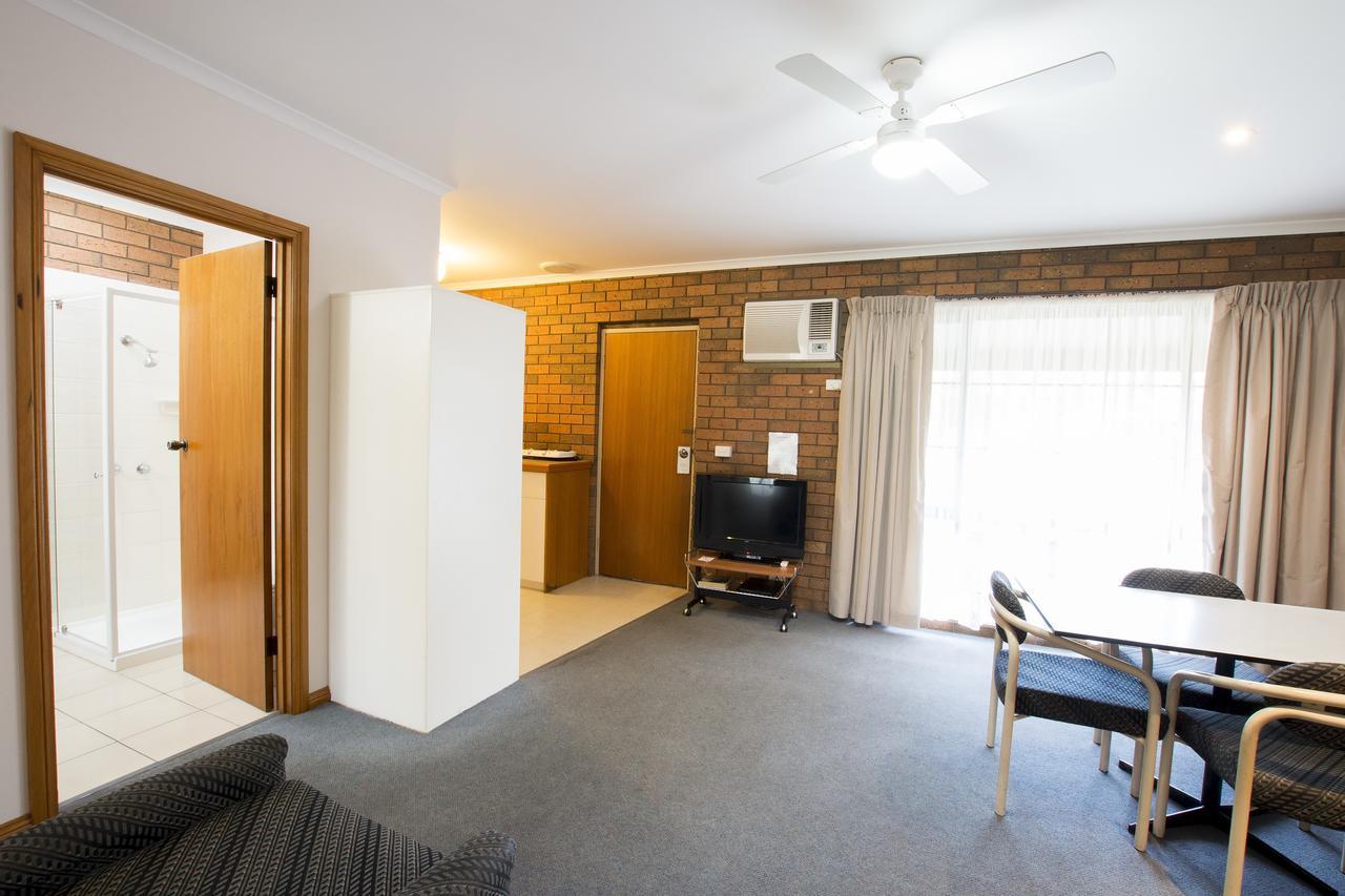 Sportslander Motor Inn Moama Kültér fotó