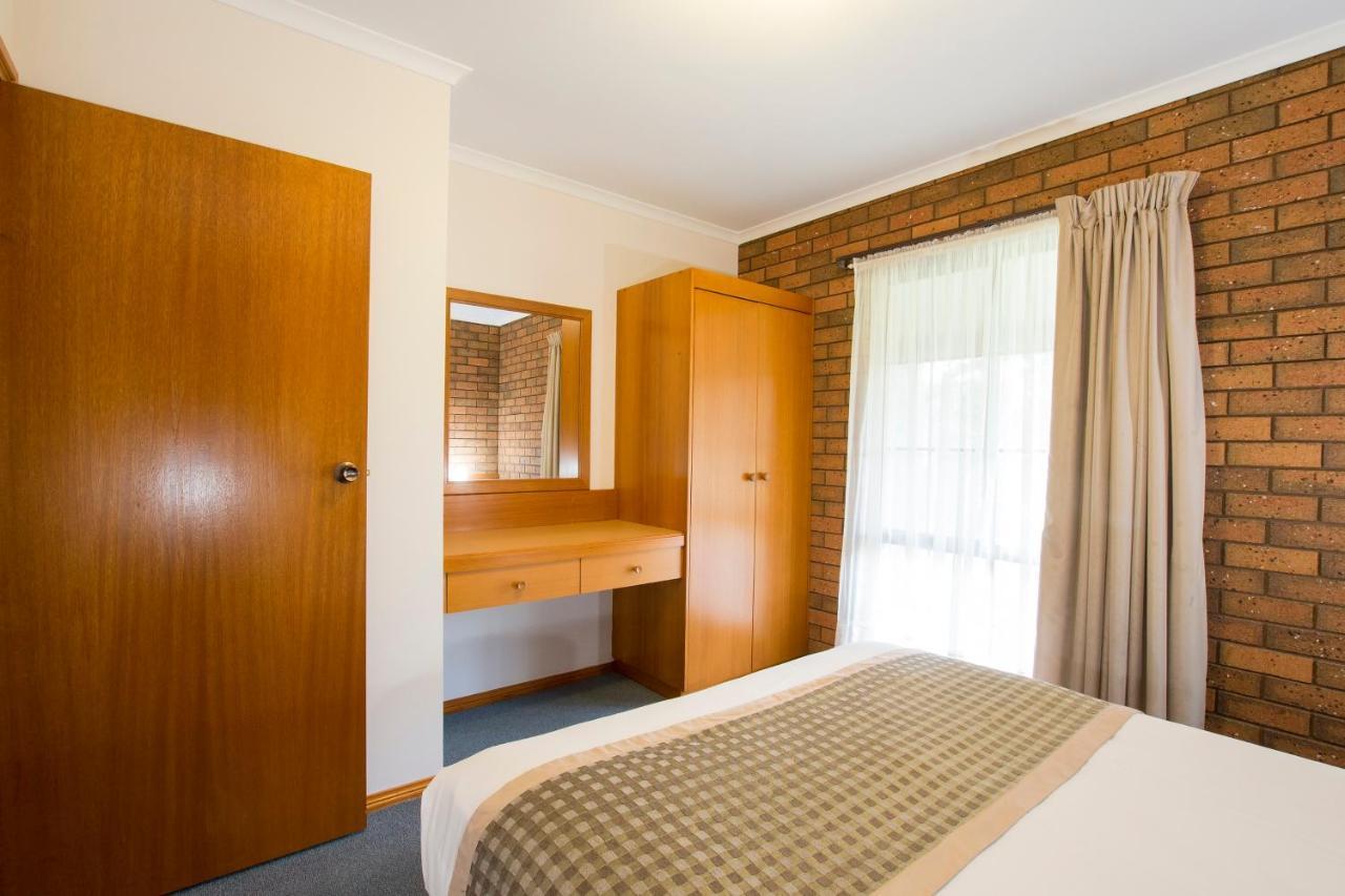 Sportslander Motor Inn Moama Kültér fotó