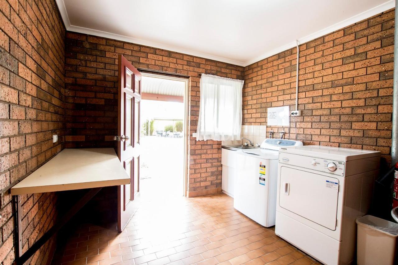 Sportslander Motor Inn Moama Kültér fotó