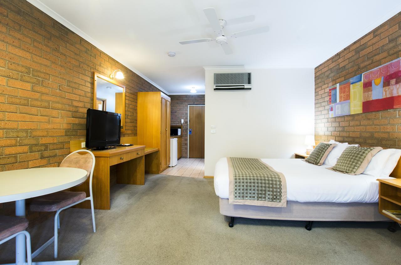 Sportslander Motor Inn Moama Kültér fotó